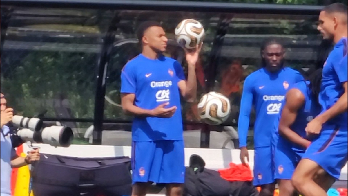 Mbappé, sin problemas… y dos bajas importantes en el último entreno de Francia