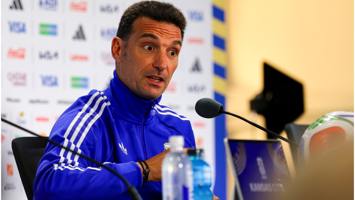 Scaloni: "Hay bastante gente que no quiere que ganemos y eso nos sirve"