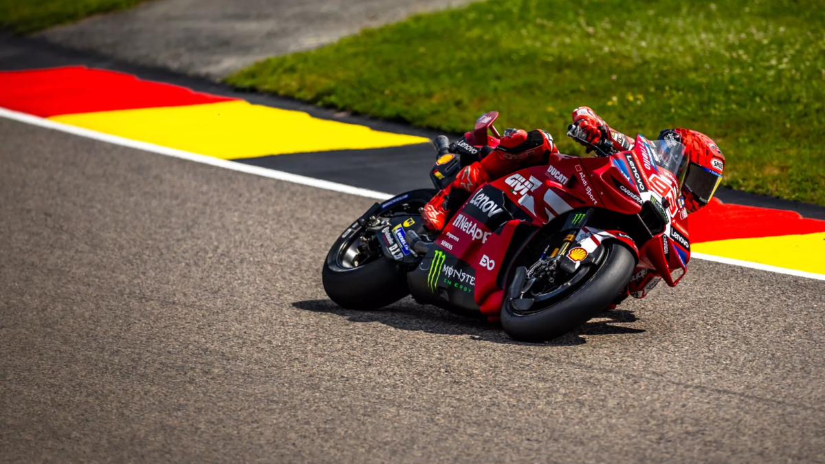 Brutal Marc Márquez con una estrategia de otro tiempo<br>