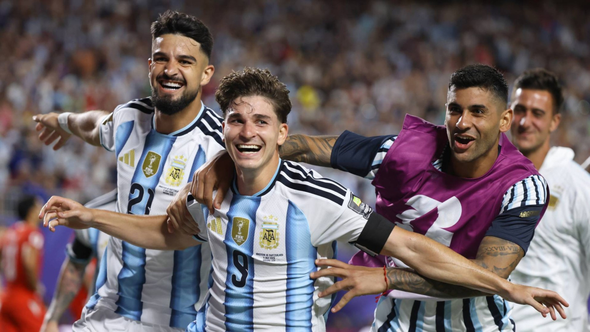 Gol de Julián Álvarez en el partido Argentina 3-1 Suiza