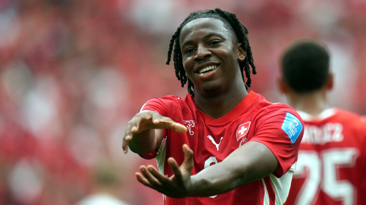 El Aston Villa se hace con el internacional suizo Manzambi