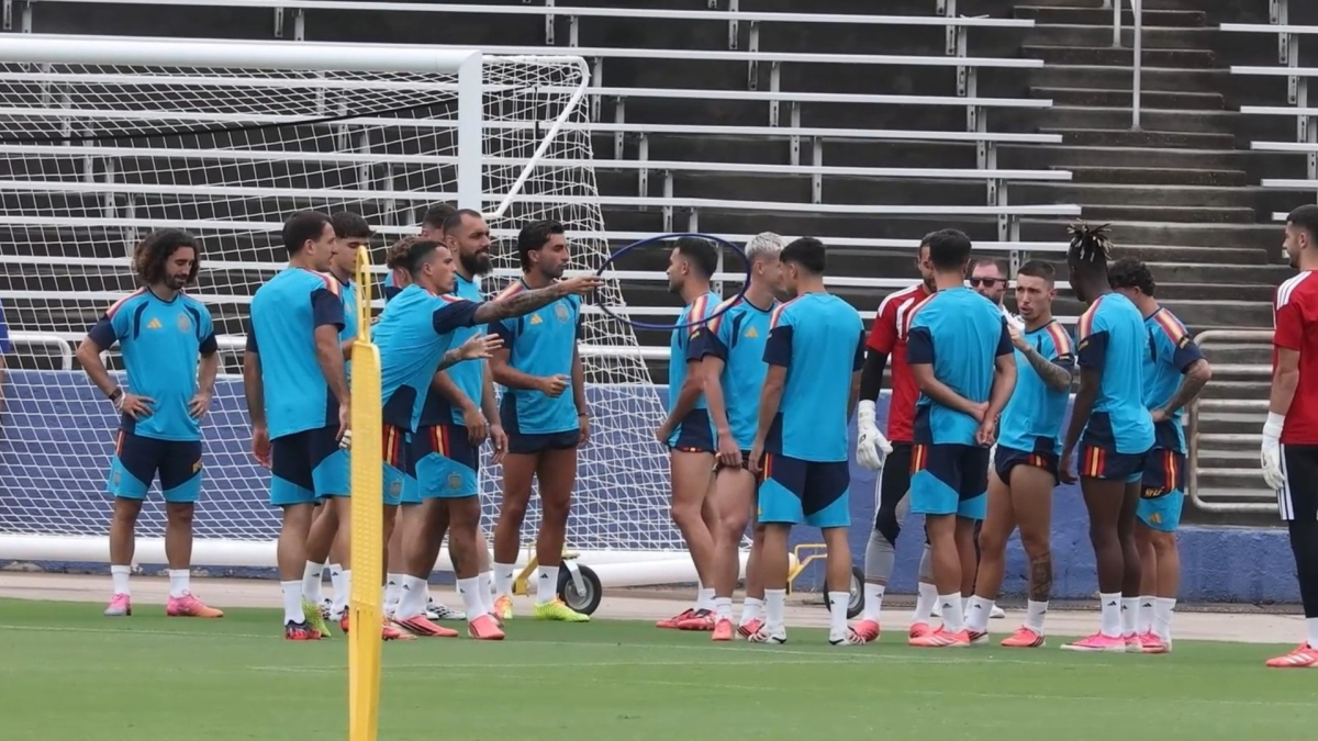 ¿Cómo hacer feliz a un jugador de la selección? Denle un aro y se lo pasarán en grande
