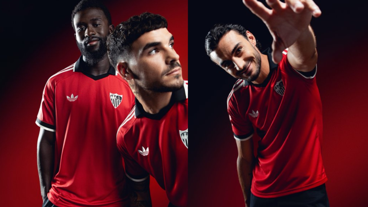 El Sevilla presenta su segunda equipación, de color rojo y con cuello de tipo polo