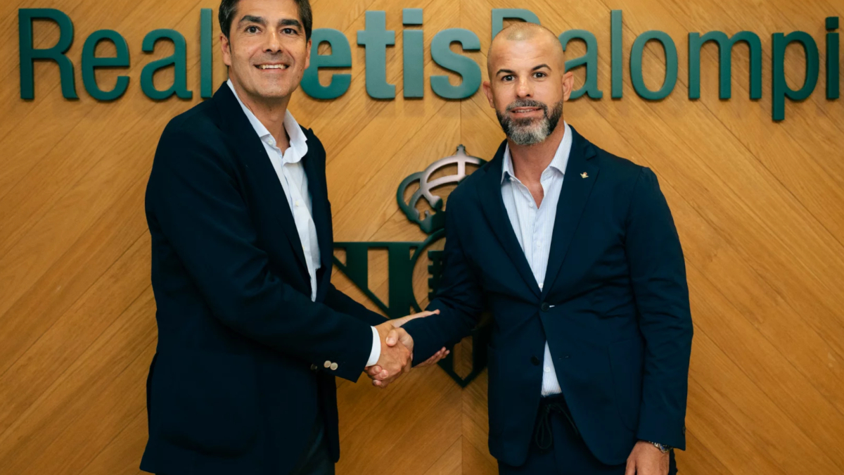 El Betis renueva a su director deportivo, Manu Fajardo, hasta 2030