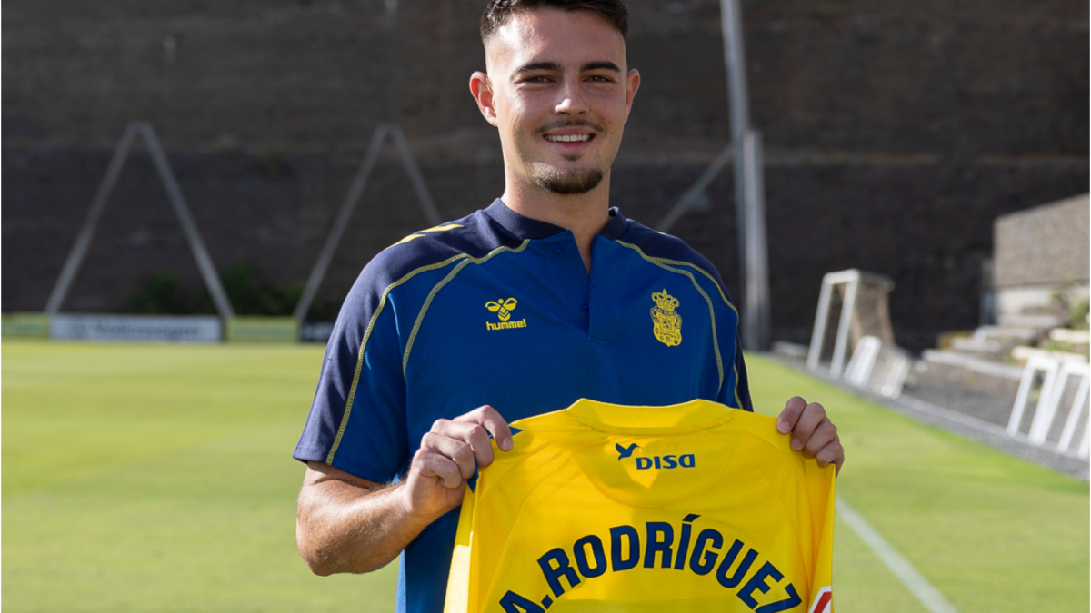 Las Palmas presenta a Andrés Rodríguez, un 'multiusos' para la defensa