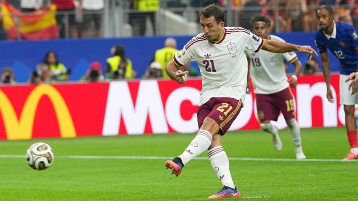 Oyarzabal entra en el panteón del fútbol español — photo: Marca Fútbol