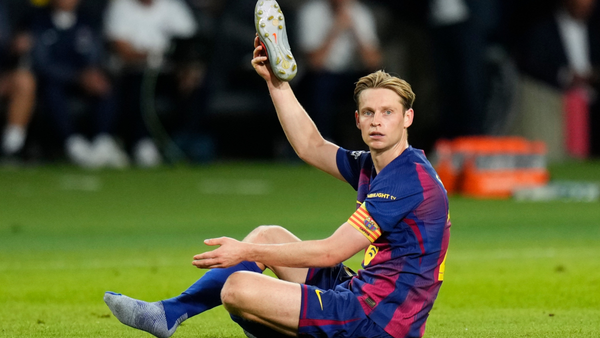 El Barça mantiene sus planes de traspasar a Marc Casadó pese a la lesión de De Jong