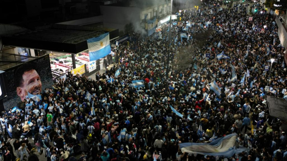 La locura del pueblo argentino con la remontada de su selección