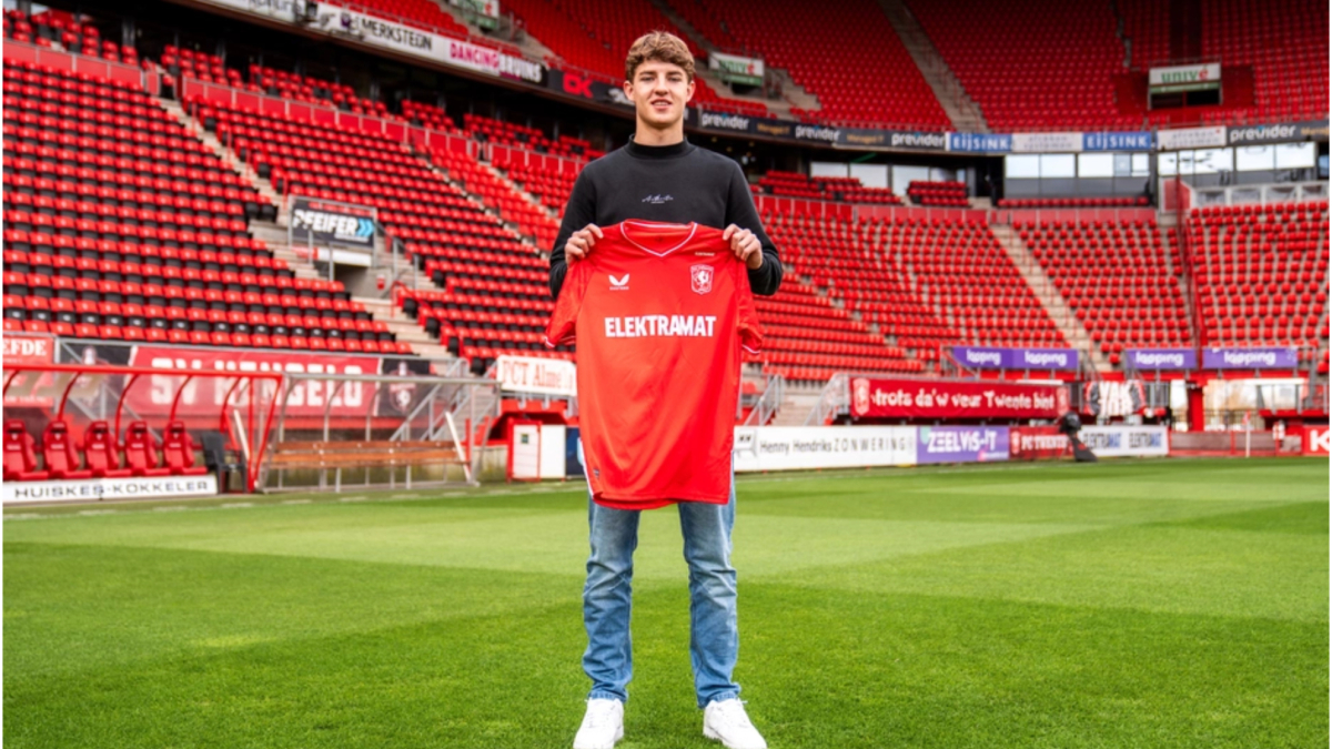 Ruud Nijstad, una promesa del fútbol neerlandés, confiesa su admiración por Pau Cubarsí
