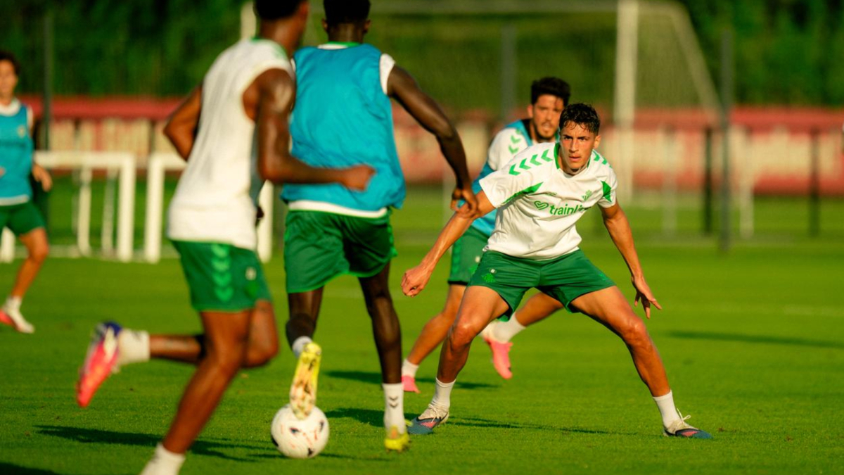 El Betis se estrena en pretemporada con estrenos e incógnitas