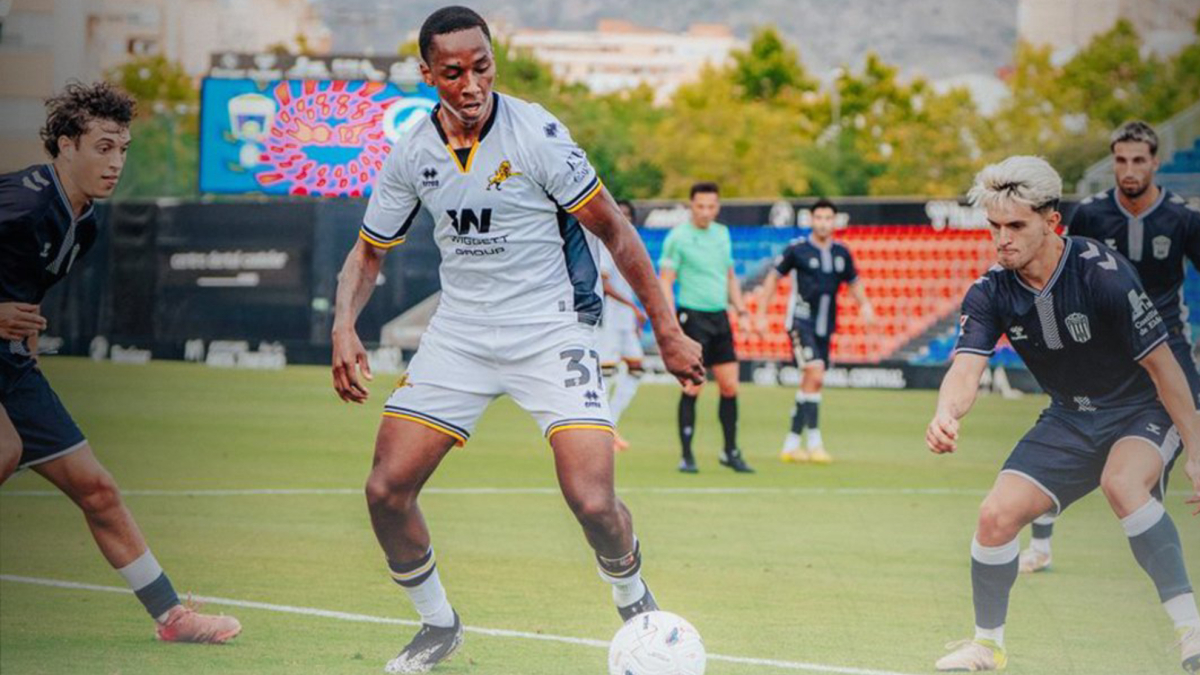 El Eldense cae ante un Millwall más rodado en su primer test de pretemporada