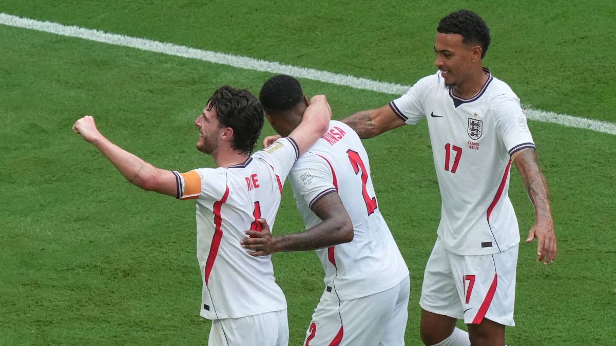 Francia 4-6 Inglaterra: Konsa anota el 0-2