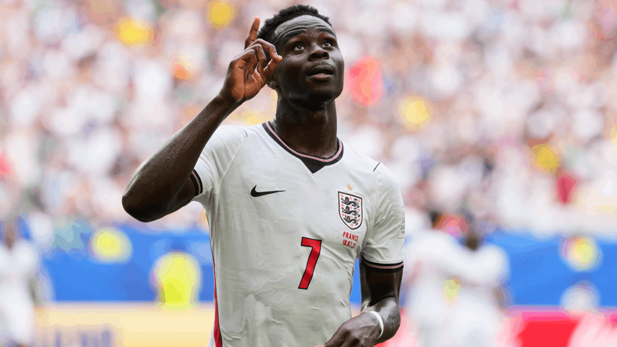 Saka reina en el festival de goles de Inglaterra y Francia
