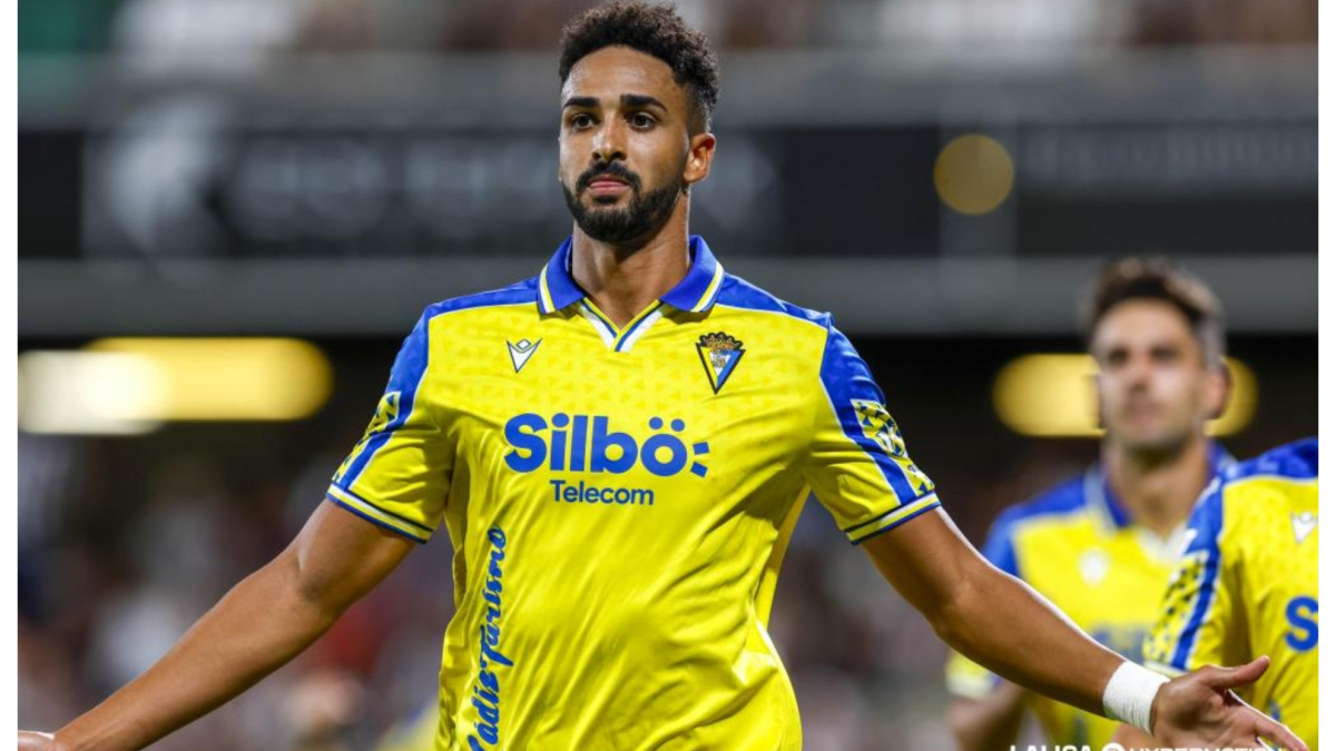 El Real Oviedo anuncia la incorporación de Chris Ramos y vende a Rahim al Bolonia