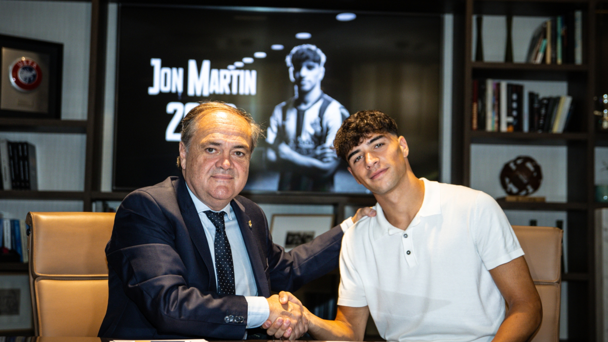Jon Martín renueva con la Real Sociedad hasta 2032