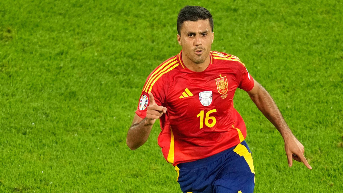 David Sánchez avisa al madridista: "A Rodri no se le paga en gloria"