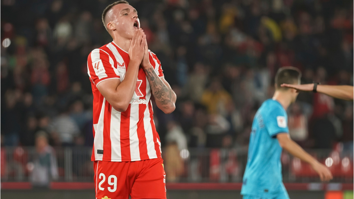 El Almería hace caja con Marezi: traspasado al Portsmouth por seis millones