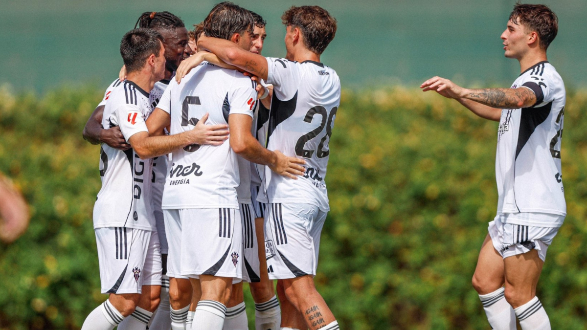 El Alba se impone al Al Rayyan SC en un amistoso marcado por el calor