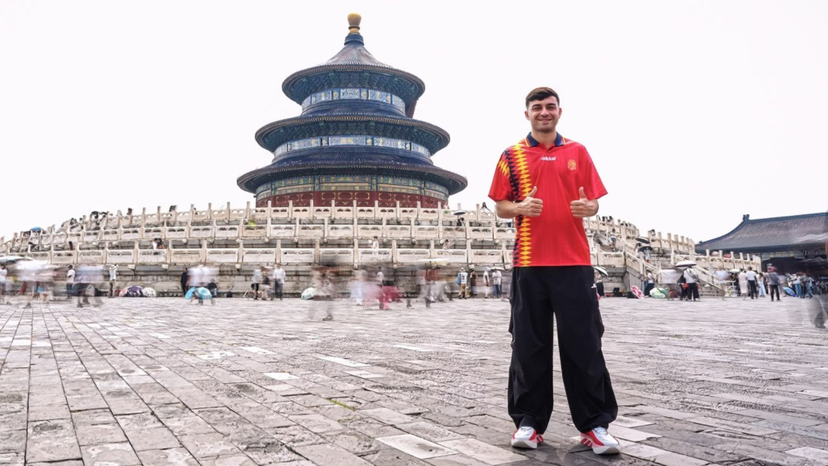 Pedri visita China como embajador de Adidas antes de unirse al Barcelona
