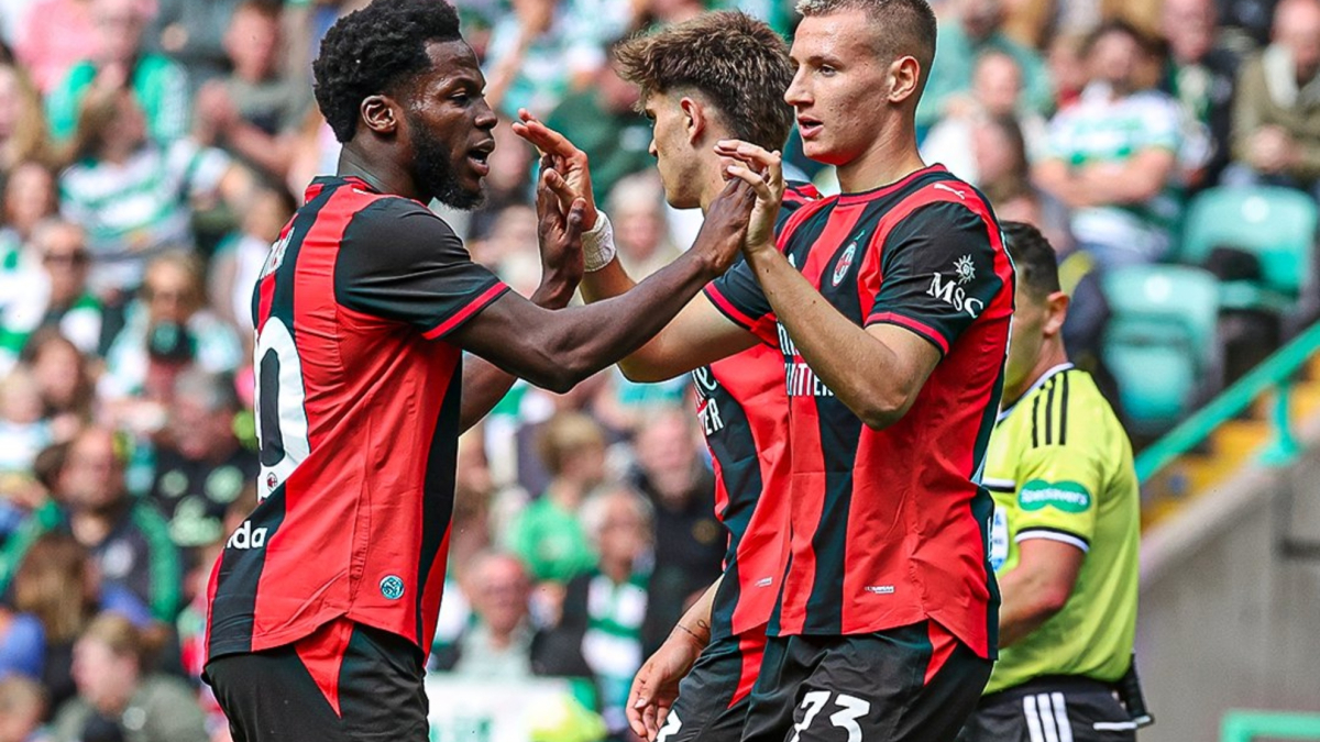 El Milan empata en Glasgow y Mario Gila sale tocado en su debut
