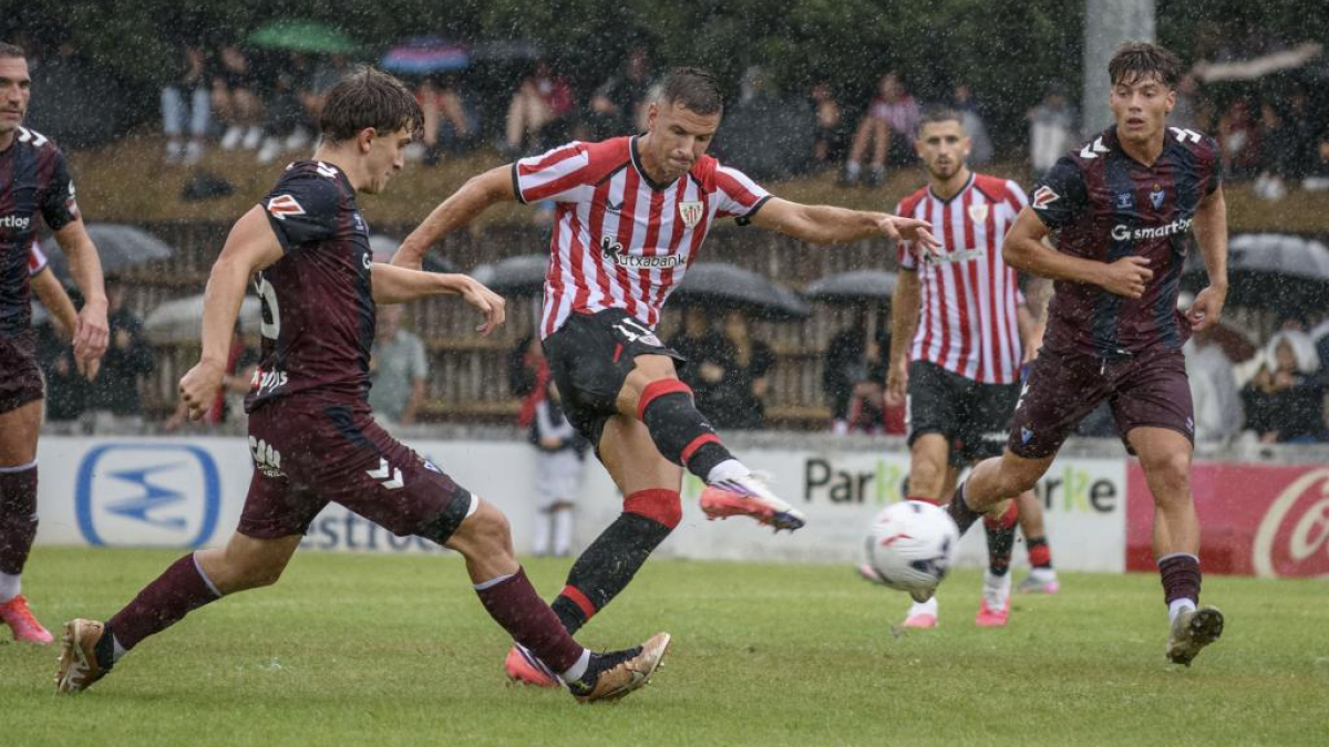 Yuri rescata al Athletic ante un muy buen Eibar