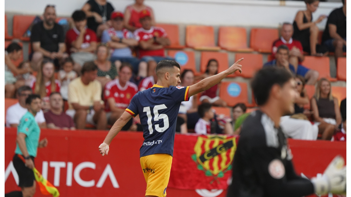 El Andorra vence al Nàstic de Tarragona con goles de Jordi Cano y Hugo Solozábal