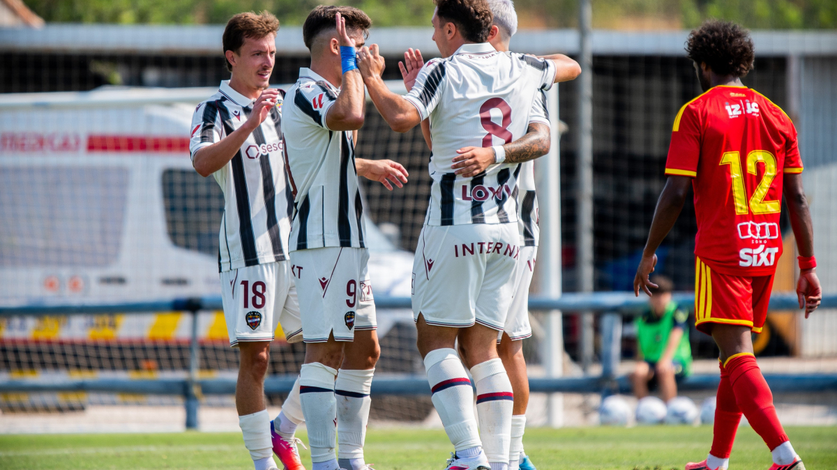 El Levante vence al Al-Qadsiah en su tercer partido de pretemporada