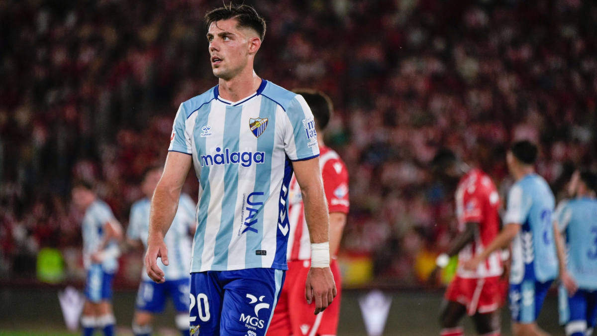 Las Palmas se fija en el defensa central Javi Montero