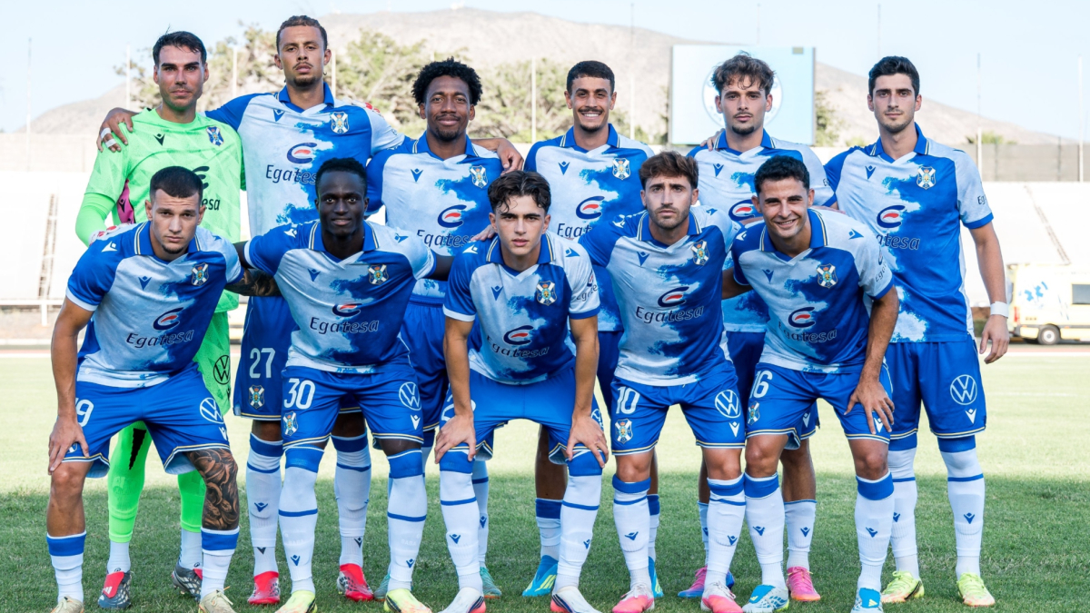 El Tenerife se impone con autoridad y gana el XXIII Trofeo Sebastián Martín Melo
