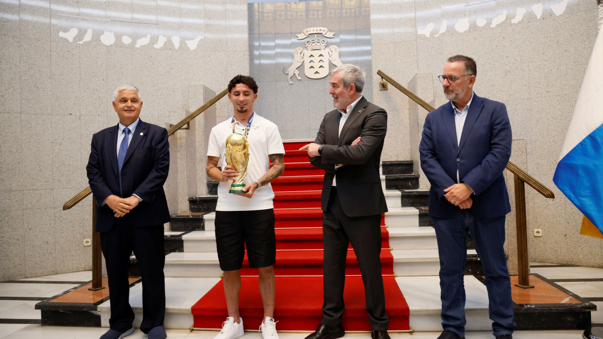 Yeremy Pino recibe homenaje en Canarias tras proclamarse campeón del mundo