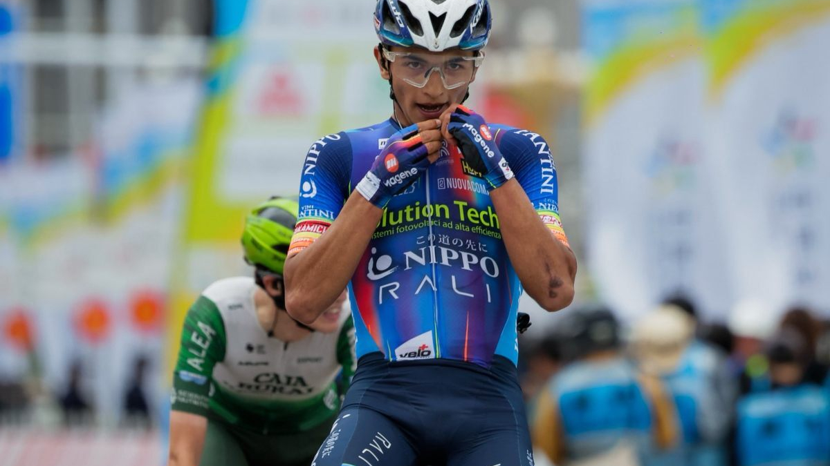 Caja Rural ficha al colombiano Santiago Umba para reforzar su bloque de escaladores