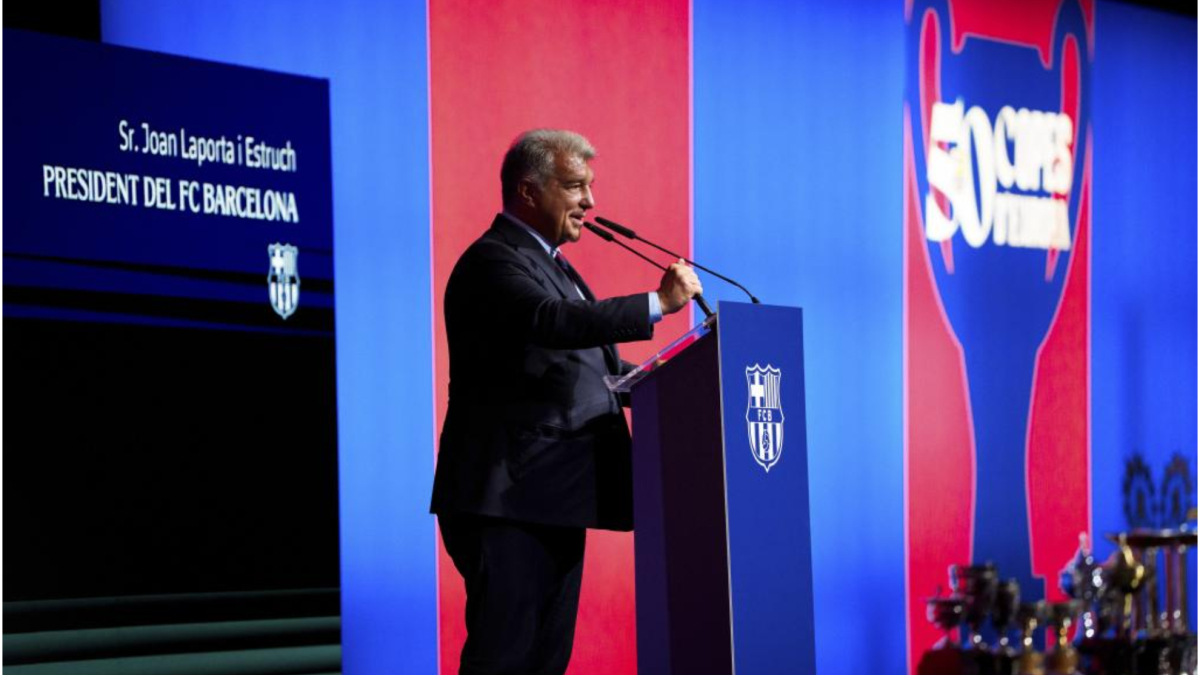 Laporta anuncia que le han revertido la arritmia y agradece a los médicos