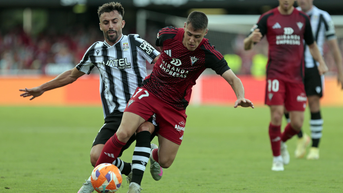 Avilés, Ourense CF, Cartagena y Algeciras siguen pendientes de su inscripción