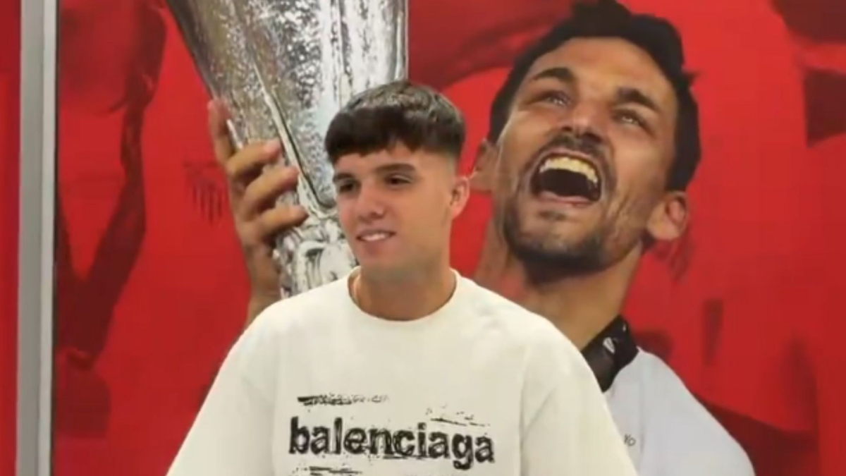 Julio Díaz llega a Sevilla para formalizar su fichaje con el Sevilla FC