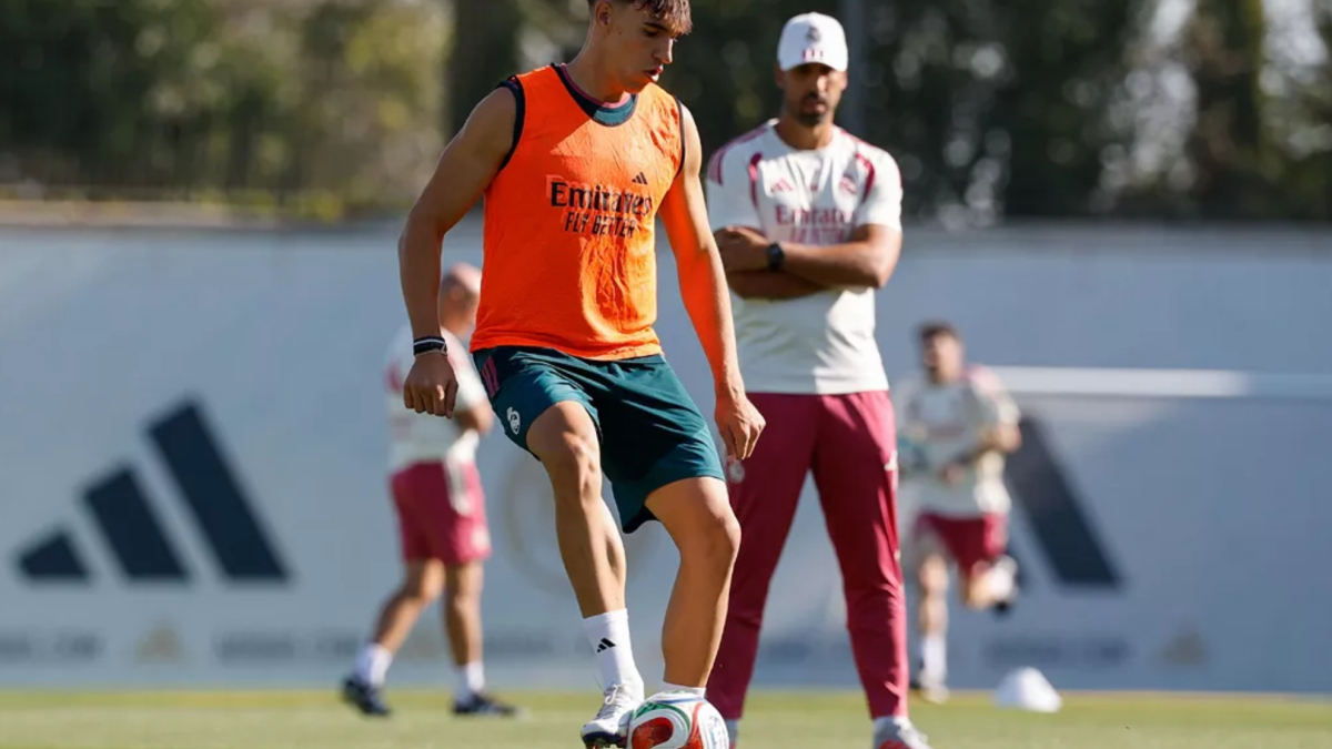 Carlos Espí ya se entrena en Valdebebas a las órdenes de Mourinho