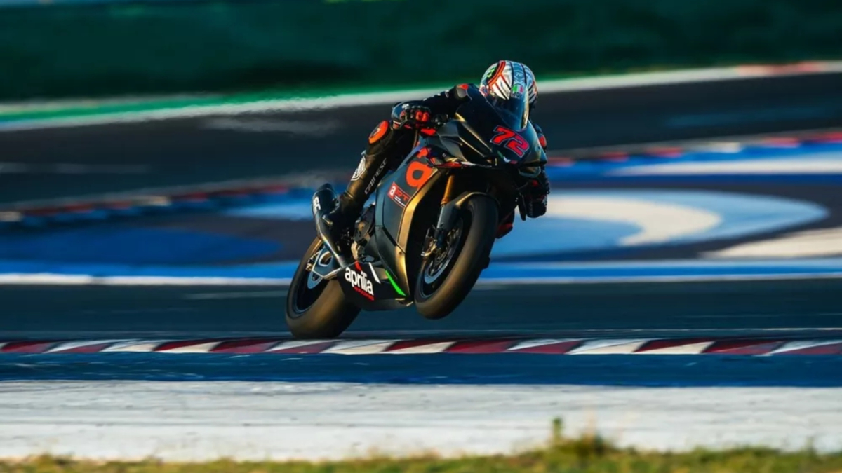 Marco Bezzecchi prueba su clavícula en Misano antes de buscar el 'apto' en Silverstone