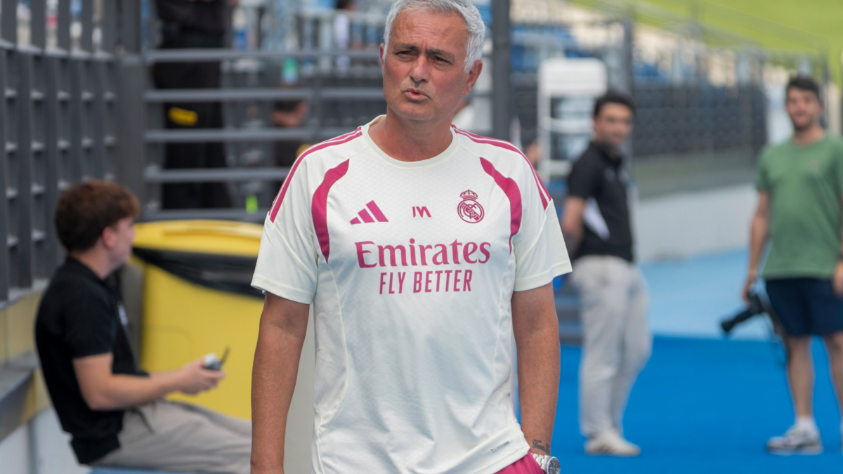 Mourinho e i nuovi arrivi al Real Madrid durante la pretemporada