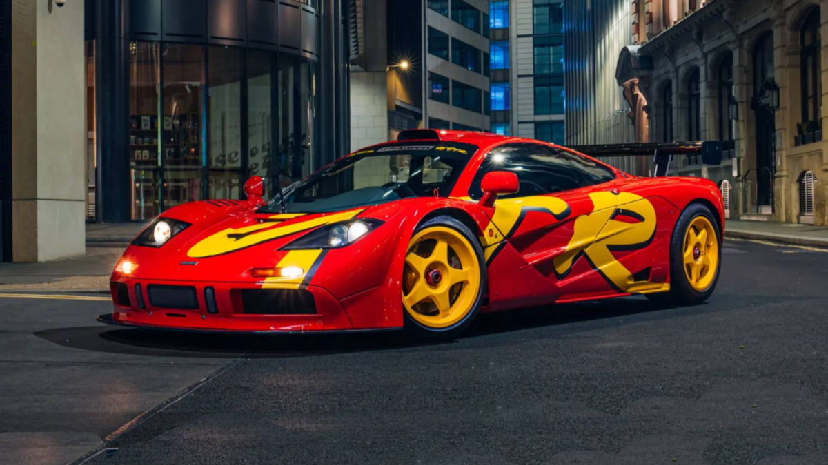 Unico McLaren F1 GTR con decorazione Pop Art vende a subasta per oltre 30 milioni di euro
