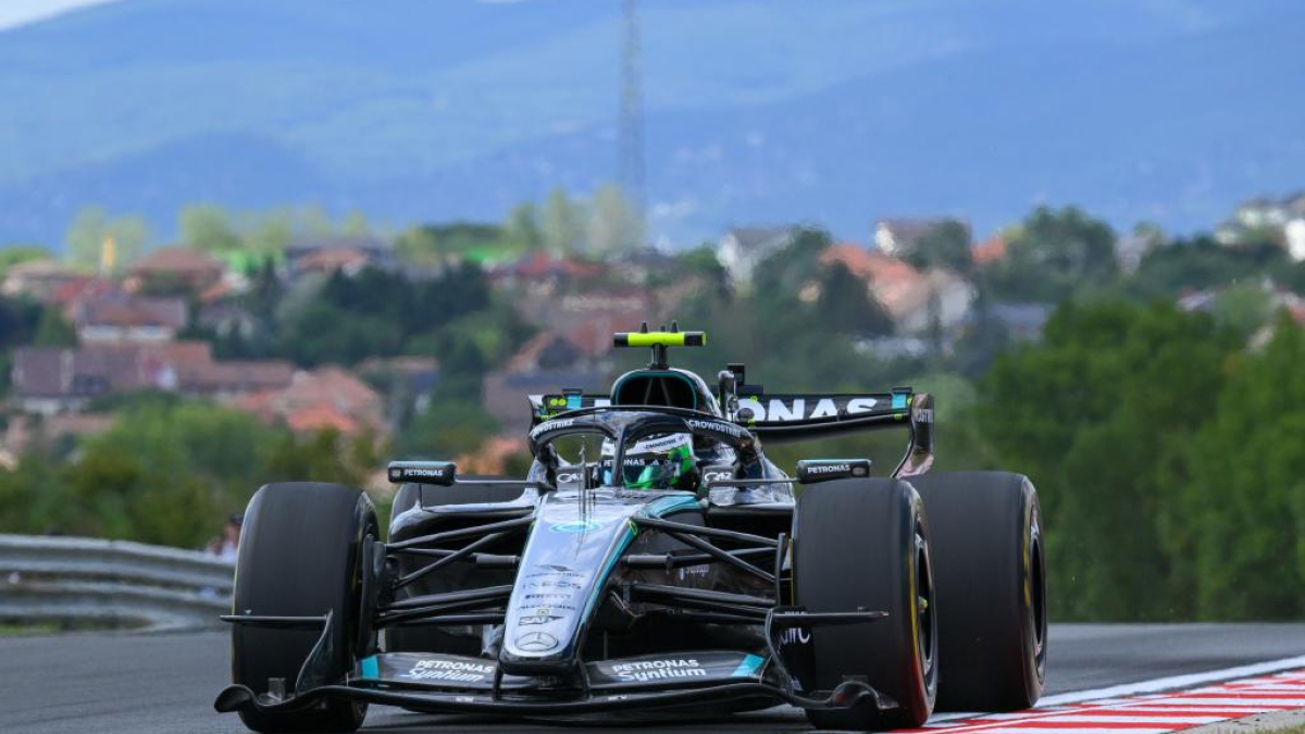  Mercedes confirma "algo mayor" para después del parón 
