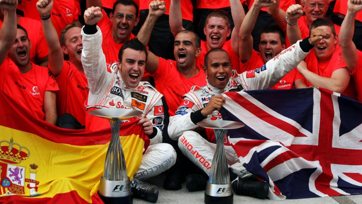 Un exingegnere di McLaren parla di un episodio tra Alonso e Hamilton nel 2007, riguardante l'accesso ai dati