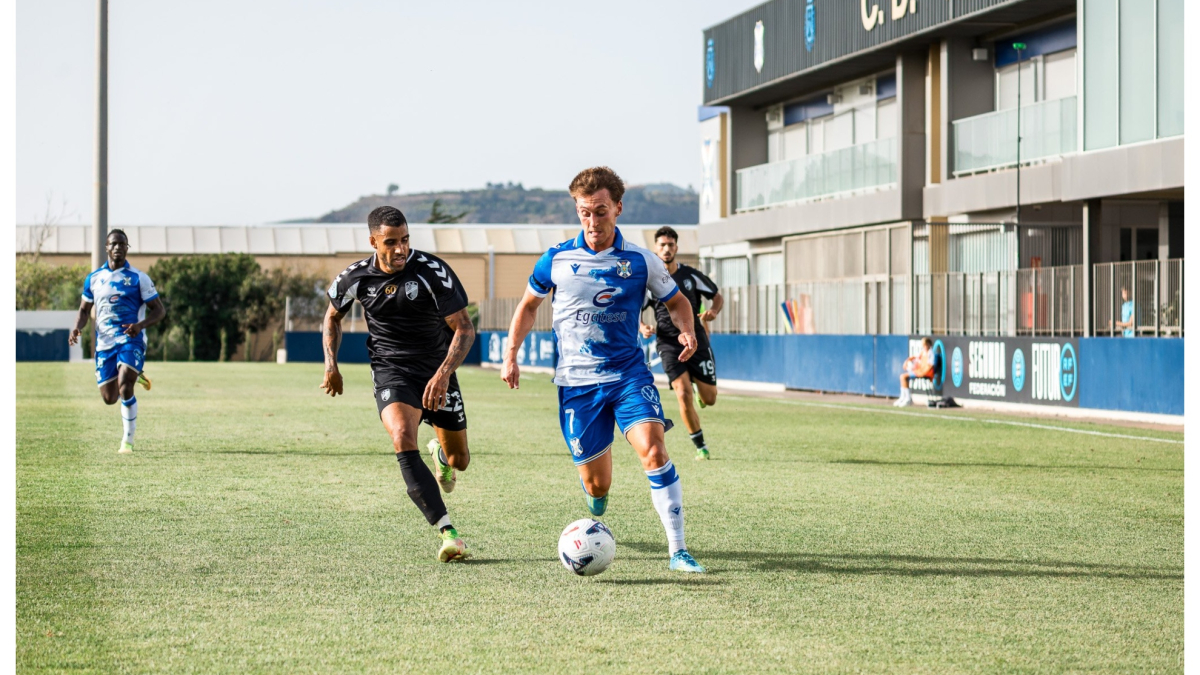 Jorge Moreno rescata al Tenerife en el tiempo añadido