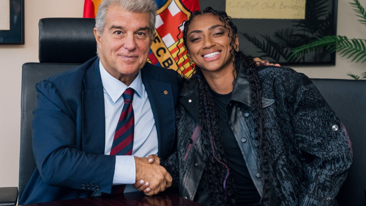Kerolin Nicoli si presenta al Barça, dove hanno giocato Ronaldinho e Neymar