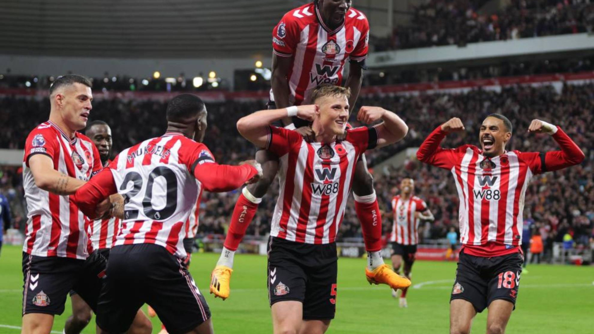 Il Sunderland torna in Premier League dopo anni di instabilità, con un investimento di un multimillonario e una strategia di crescita