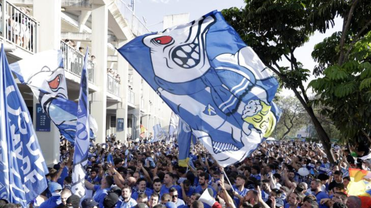 El Málaga estima en 18.000 los aficionados que se han quedado fuera por el tamaño de La Rosaleda