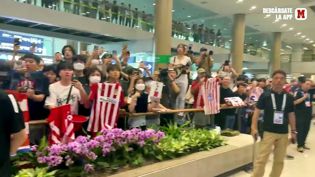 El Atlético de Madrid desata la locura en su llegada a Seúl