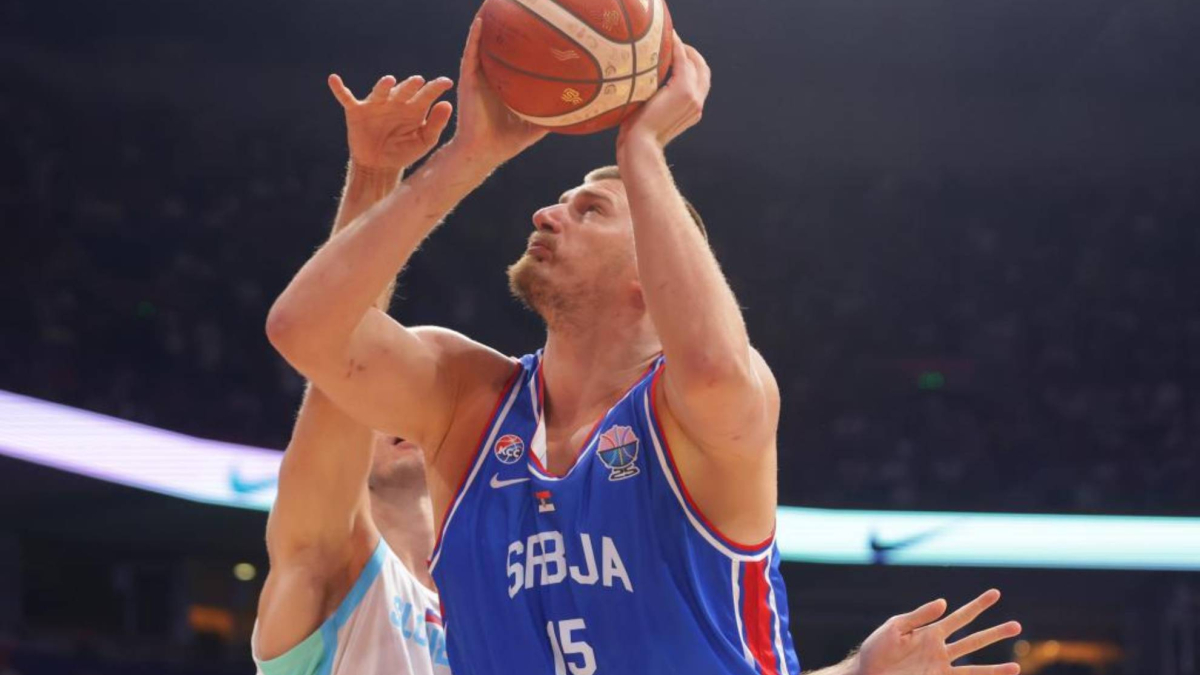 Squadra serba con Jokic si prepara a sfide contro Islandia e Italia in eliminatorie del Mondiale