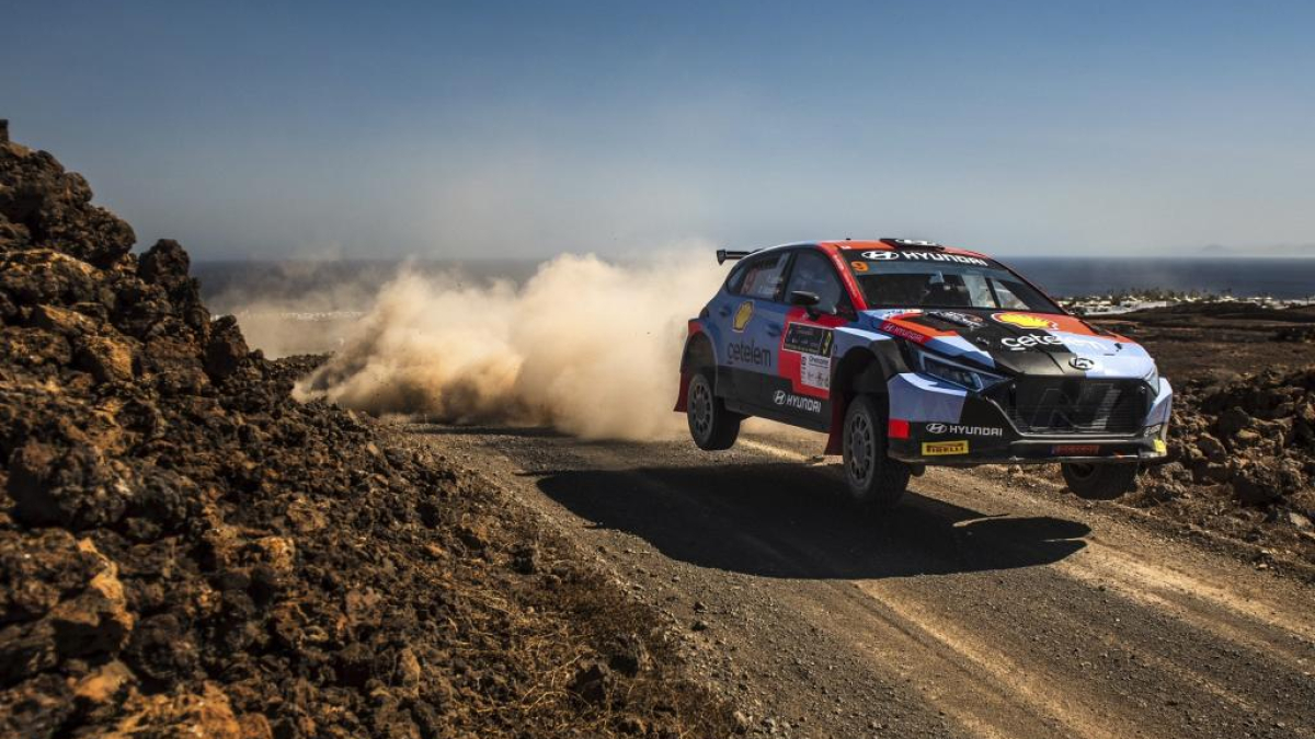 Hyundai vuelve a liderar un rally con Pepe López en Lanzarote