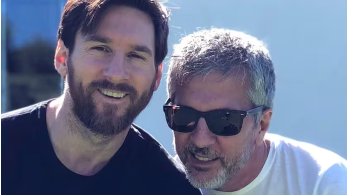 Jorge Messi, padre di Lionel Messi, in un momento di riflessione con il figlio