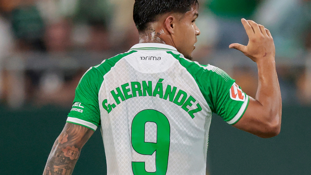 Cucho Hernández elogia a Deossa tras el empate ante el Bournemouth