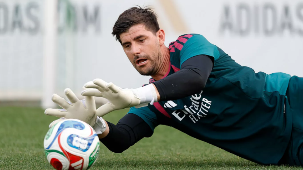 Courtois se reintegra al equipo y elogia a Mourinho: 'Tengo un gran recuerdo de él'
